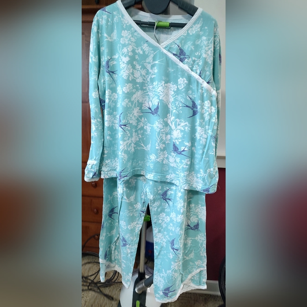 Garnet Hill Floral Bird Print Pajama Set- M